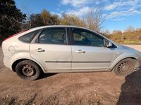 Gebraucht Ford Focus 101 PS (74 kW) 2005 Silber Limousine