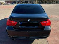 Gebraucht BMW 320 184 PS (135 kW) 2011 Schwarz Limousine