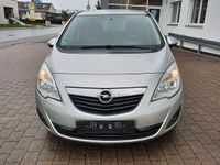 Gebraucht Opel Meriva Design Edition 101 PS (74 kW) 2011 Silber Van / Kleinbus