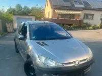 Gebraucht Peugeot 206 60 PS (44 kW) 2003 Silber Kleinwagen