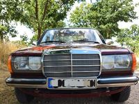 Gebraucht Mercedes E230 136 PS (100 kW) 1983 Rot Limousine