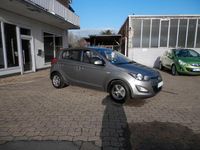 Gebraucht Hyundai i20 Edition 86 PS (63 kW) 2013 Grau Kleinwagen