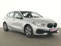 Gebraucht BMW 118 Advantage 150 PS (110 kW) 2021 Glaciersilber Limousine