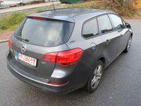 Gebraucht Opel Astra Design Edition 125 PS (91 kW) 2011 Grau Kombi