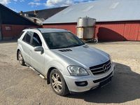 Gebraucht Mercedes ML320 224 PS (164 kW) 2007 Silber SUV