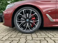 Gebraucht BMW M550 Shadowline 530 PS (389 kW) 2022 Rot Limousine