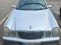 Gebraucht Mercedes E220 150 PS (110 kW) 2000 Silber Limousine