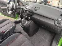 Gebraucht Mazda 2 Edition 75 PS (55 kW) 2012 Grün Kleinwagen