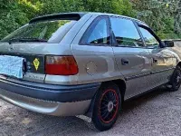 Gebraucht Opel Astra 70 PS (51 kW) 1996 Andere farben Limousine