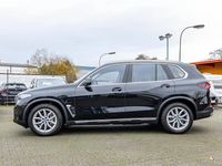 Gebraucht BMW X5 Sport Line 489 PS (359 kW) 2023 Sapphireschwarz SUV