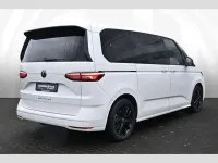 Gebraucht VW Multivan Life 150 PS (110 kW) 2024 Weiß Van / Kleinbus