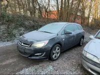 Gebraucht Opel Astra 110 PS (80 kW) 2013 Grün Kombi