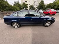 Gebraucht VW Passat 116 PS (85 kW) 2001 Blau Limousine