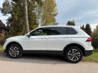 Second-hand VW Tiguan Sound 179 CP (131 kW) 2017 Alb SUV