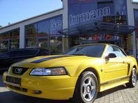 Second-hand Ford Mustang 193 CP (141 kW) 2004 Galben Cabrio