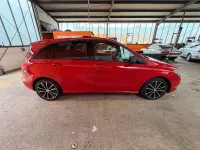 Gebraucht Mercedes B180 Sport 109 PS (80 kW) 2013 Rot Van / Kleinbus