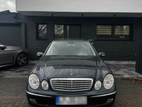 Gebraucht Mercedes E240 177 PS (130 kW) 2002 Blau Limousine