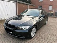 Gebraucht BMW 320 150 PS (110 kW) 2008 Schwarz Limousine