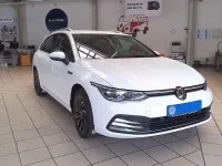 Gebraucht VW Golf VIII Style 150 PS (110 kW) 2023 Pure white Kombi