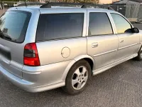 Usata Opel Vectra 125 CV (91 kW) 2001 Argento Station wagon