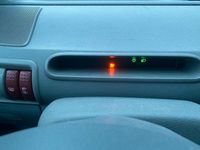 Second-hand Renault Twingo 58 CP (42 kW) 2002 Negru Hatchback