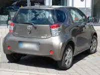 Gebraucht Toyota iQ 68 PS (50 kW) 2010 Braun Kleinwagen