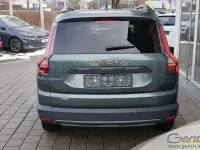 Neu Dacia Jogger Extreme 158 PS (116 kW) 2026 Zedergrün Van / Kleinbus
