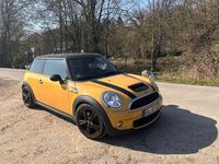 Usata Mini Cooper S 174 CV (127 kW) 2007 Giallo Utilitaria