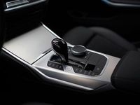 Gebraucht BMW 330e Sport Line 184 PS (135 kW) 2022 Weiß Limousine