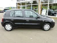 Gebraucht Renault Clio II Dynamique 75 PS (55 kW) 2004 Perlmuttschwarzmetallic Limousine