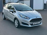 Gebraucht Ford Fiesta Trend 101 PS (74 kW) 2014 Silber Kleinwagen