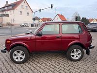 Gebraucht Lada niva 83 PS (61 kW) 2021 Rot SUV