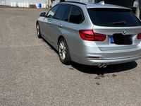Gebraucht BMW 320 163 PS (119 kW) 2017 Silber Kombi