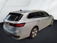 Gebraucht VW Passat IQ Drive 150 PS (110 kW) 2025 Oyster silver metallic Kombi