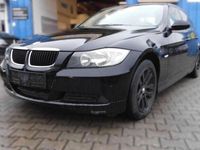 Gebraucht BMW 318 129 PS (94 kW) 2006 Schwarz Limousine