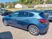 Gebraucht Ford Focus Titanium 125 PS (91 kW) 2023 Chromablau metallic Limousine