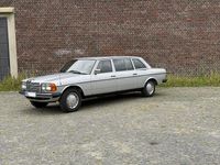 Gebraucht Mercedes 250 140 PS (102 kW) 1983 Silber Limousine