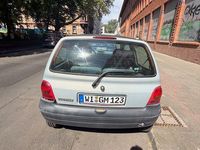 Second-hand Renault Twingo Expression 58 CP (42 kW) 2004 Argintiu Hatchback