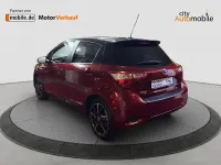 Gebraucht Toyota Yaris Hybrid Style 73 PS (53 kW) 2017 Rot Limousine