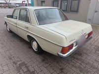 Gebraucht Mercedes E230 120 PS (88 kW) 1974 Weiß Limousine