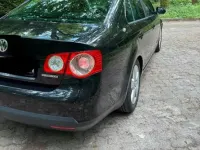 Gebraucht VW Jetta 105 PS (77 kW) 2008 Schwarz Limousine