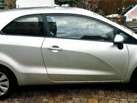 Gebraucht Kia Rio Attract 84 PS (61 kW) 2012 Silber Limousine