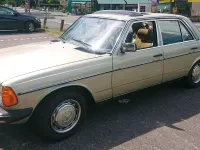 Gebraucht Mercedes 200 109 PS (80 kW) 1982 Grün Limousine