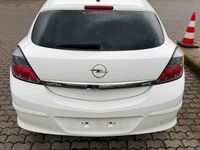 Gebraucht Opel Astra GTC 90 PS (66 kW) 2010 Weiß Kleinwagen