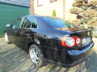 gebraucht VW Jetta 2.0 TDI Sportline