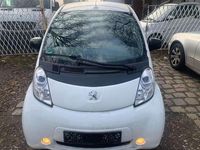 Gebraucht Peugeot iON Basis 35 kW (48 PS) 2011 Weiß Kleinwagen