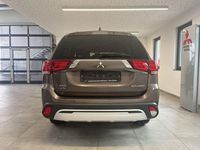 Gebraucht Mitsubishi Outlander Diamant Edition 150 PS (110 kW) 2019 Granit braun SUV