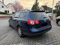 Gebraucht VW Passat 140 PS (102 kW) 2008 Blau Kombi