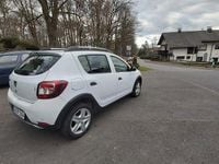 Gebraucht Dacia Sandero Stepway Ambiance 90 PS (66 kW) 2015 Weiß Limousine