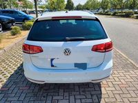 Gebraucht VW Passat Highline 150 PS (110 kW) 2018 Weiß Kombi